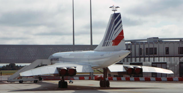 它运营超25万小时后退役号称超所有军机总超音速飞行时间