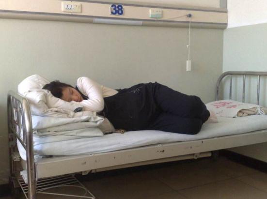 羊水变绿能够打催产针吗,孕妇打催产针羊水破了