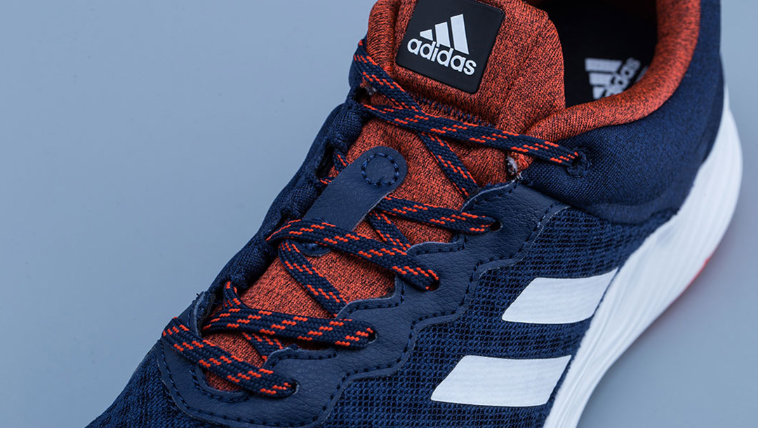 阿迪跑鞋adidas8,adidas阿迪达斯三万块钱跑鞋