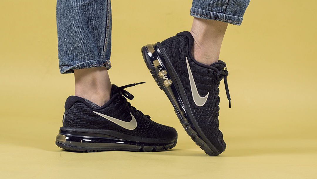 阿迪跑鞋adidas8,adidas阿迪达斯三万块钱跑鞋