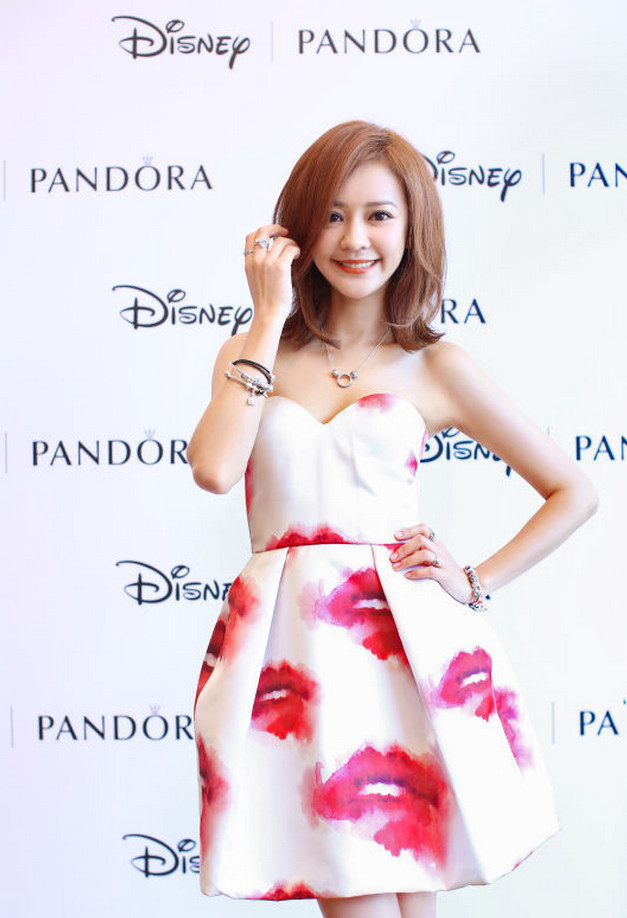 她交过的男友不止一个足球队曾撕逼杨颖34岁越活越年轻！