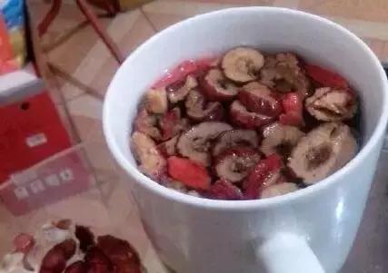 玄参黄芪泡茶降血糖,六款合适中老年降血压的养生茶饮