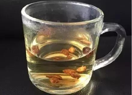 玄参黄芪泡茶降血糖,六款合适中老年降血压的养生茶饮