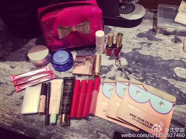 迪丽热巴高圆圆同款双肩包 (迪丽热巴高圆圆同款双肩包哪里买)