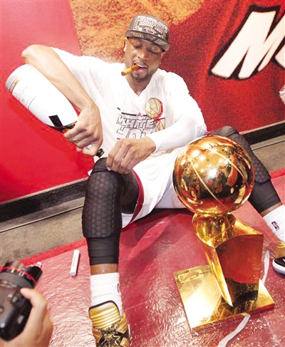 韦德最后一次和詹皇联手,韦德被热火交易