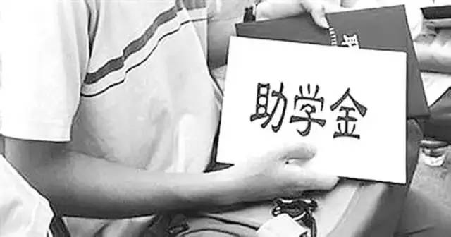 桌边社0824：想在中国找到不用抗生素的鸡，难度很大