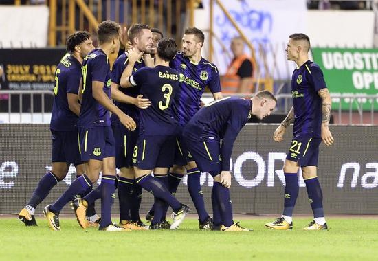 世界波大战！冰岛大狙精准超远狙杀这脚就值回身价