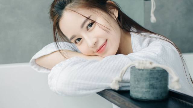 薛之谦搞笑吃鸡,薛之谦吃鸡段子完全版