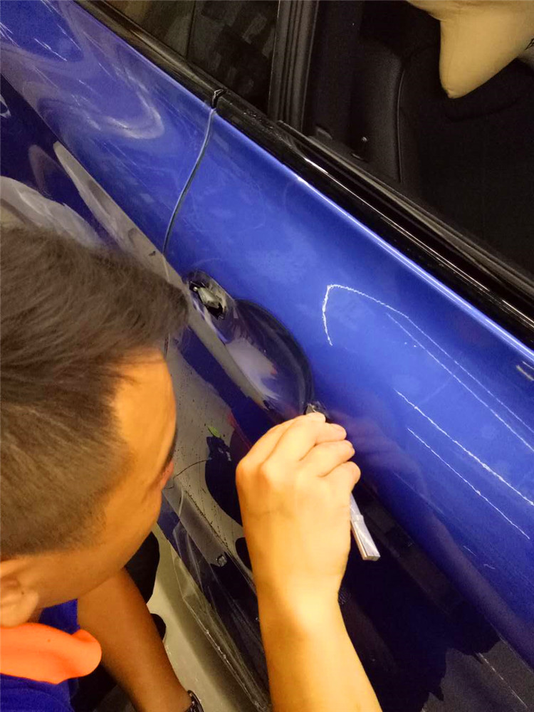 给汽车镀晶用什么材料,给汽车做地胶好吗