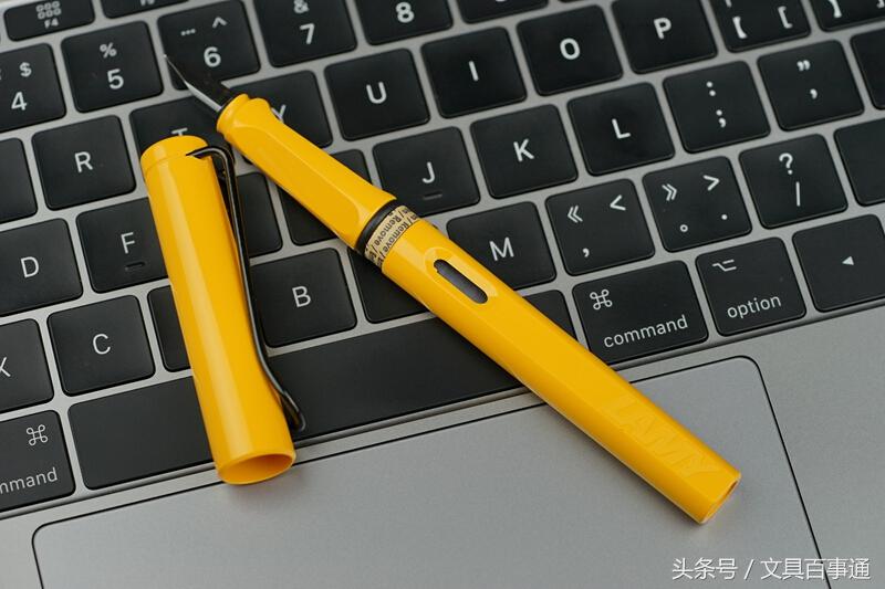 lamy金色钢笔,lamy钢笔芒果黄墨水笔