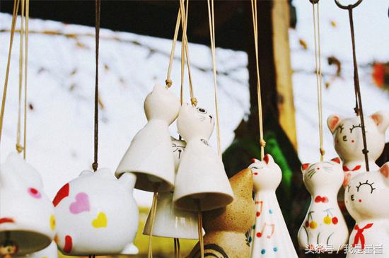 说说上一年情人节陪你身边的那个人现在还在吗？