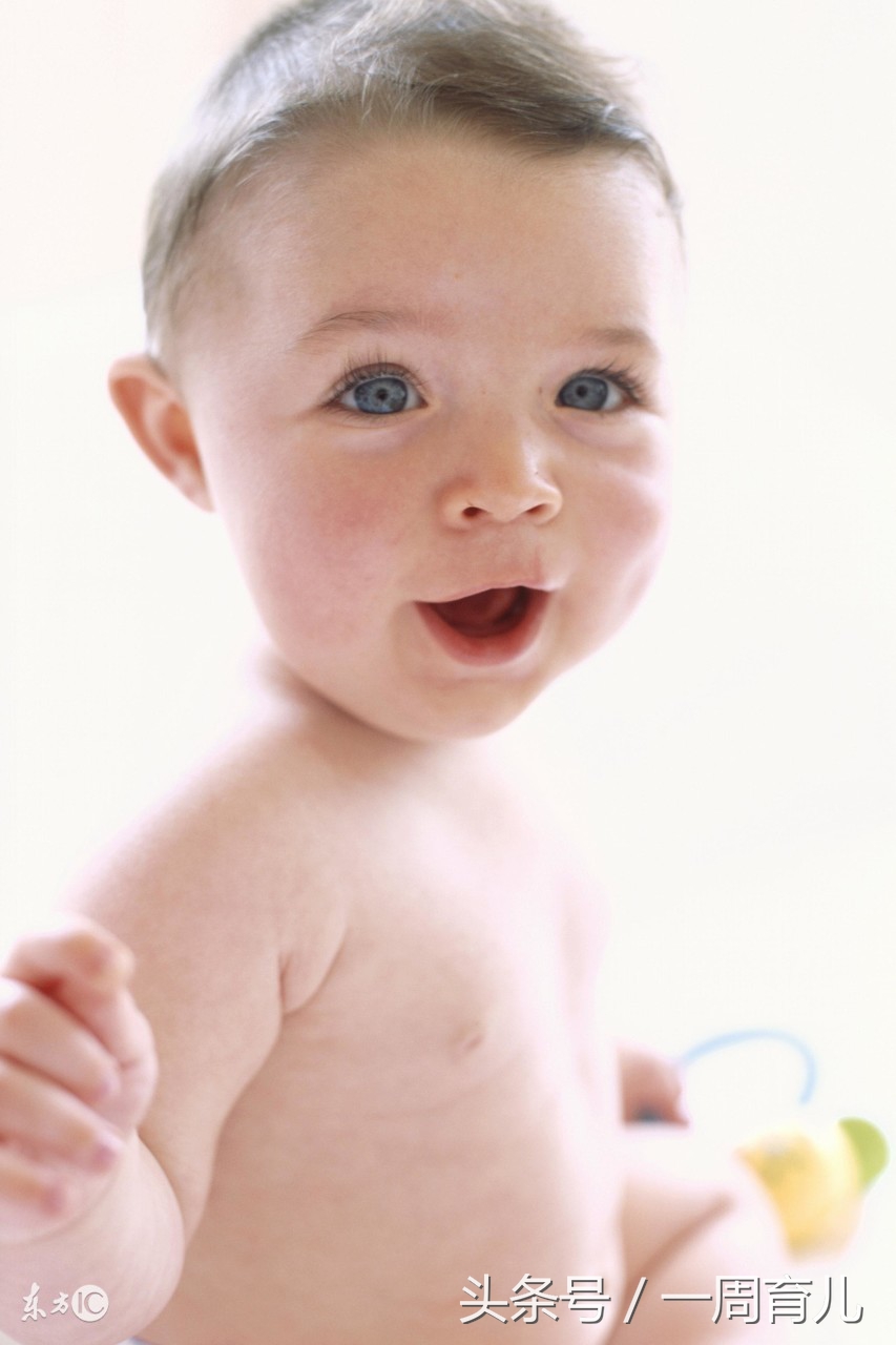 6个月的宝宝吃什么辅食表,6个月的宝宝吃什么奶粉最好