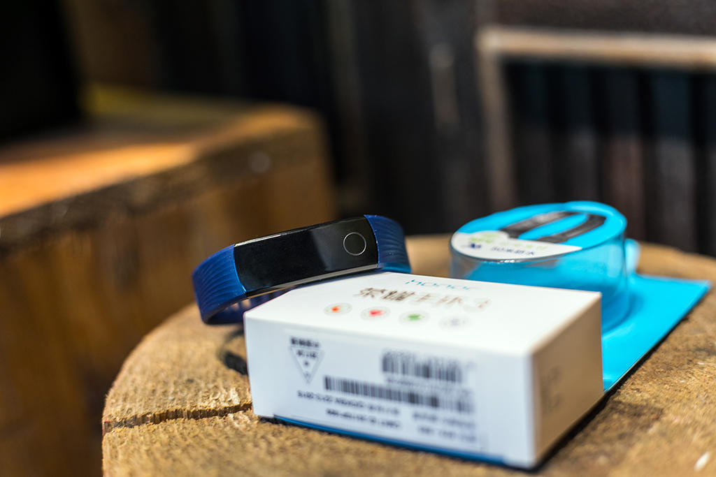 荣耀手环3nfc版使用说明,荣耀手环3nfc能刷卡支付吗