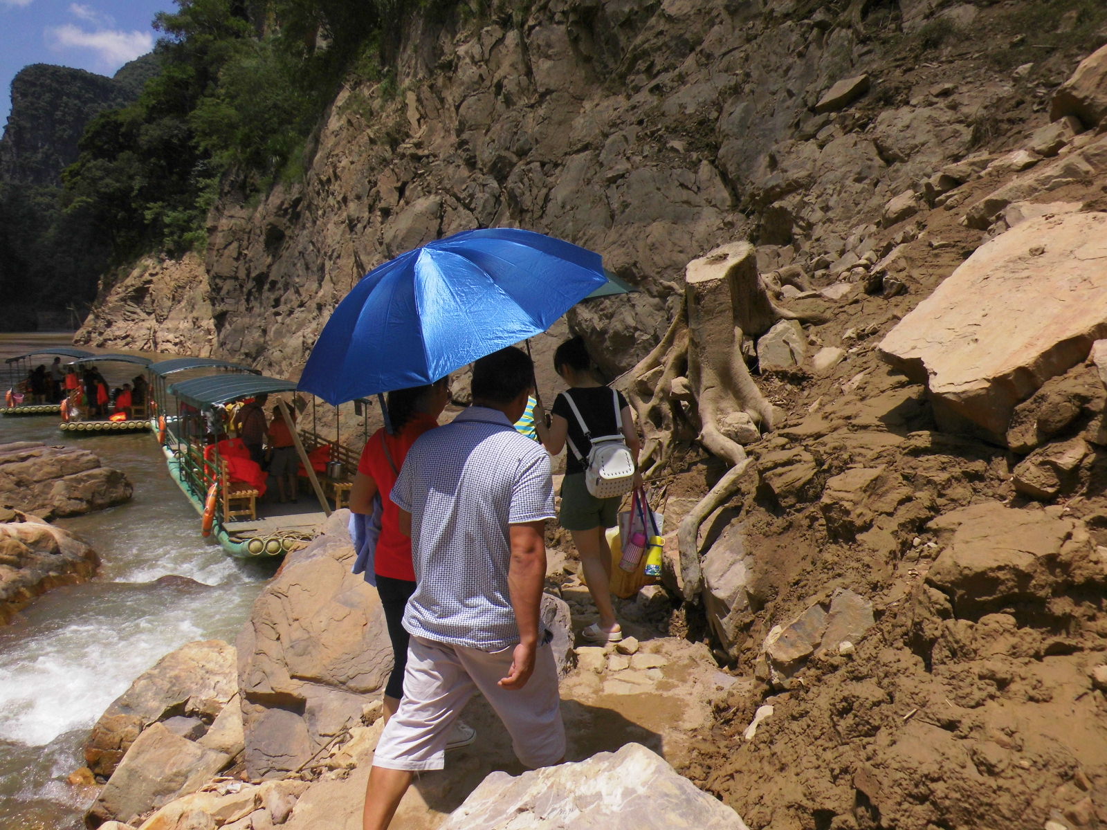 金秀圣堂湖景区游玩多久,金秀圣堂湖游记