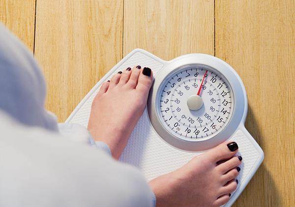 小肚子突出像孕妇？不起眼的小食材每天吃，燃脂刮油甩掉大肚腩