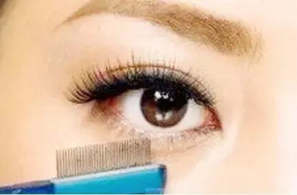 睫毛怎么刷又长又密又好看,怎样刷睫毛睫毛会变得更长