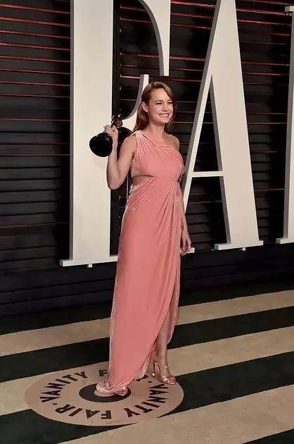 2020榛勯噾鍛╮ogervivier,rogervivier2021鏄ュ