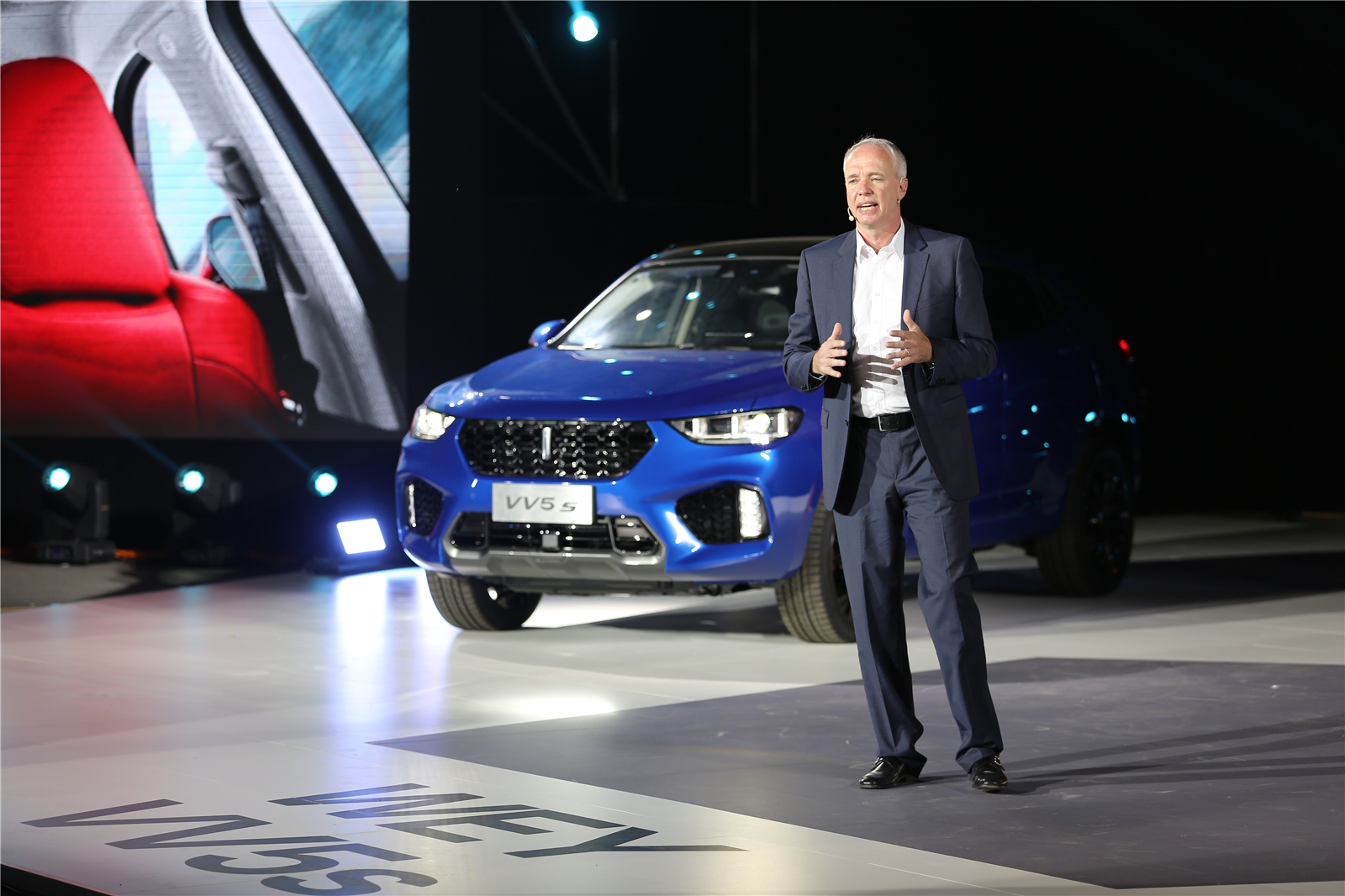 wey品牌旗下vv6迎来第一次升级,wey品牌能够突破高端化吗