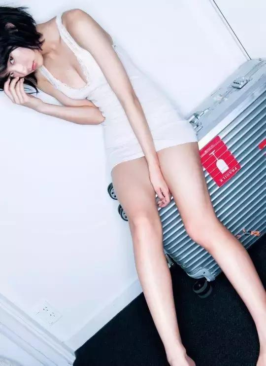 三吉彩花无美颜无滤镜素颜高清,三吉彩花短发美图高清