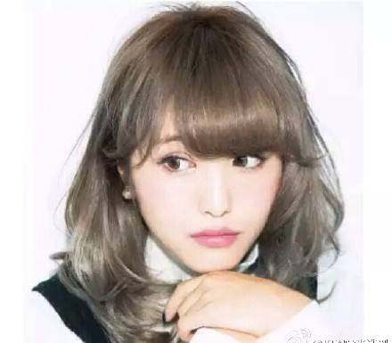 发际线低额头窄小脸合适什么发型,40岁小脸发型女2021流行发型