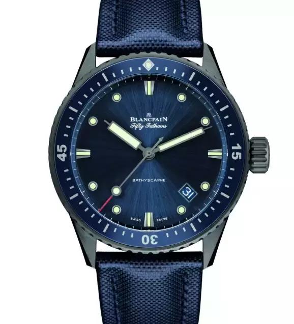 宝珀五十噚5200极光绿和绿水鬼,水鬼和五十噚哪个夜光效果好