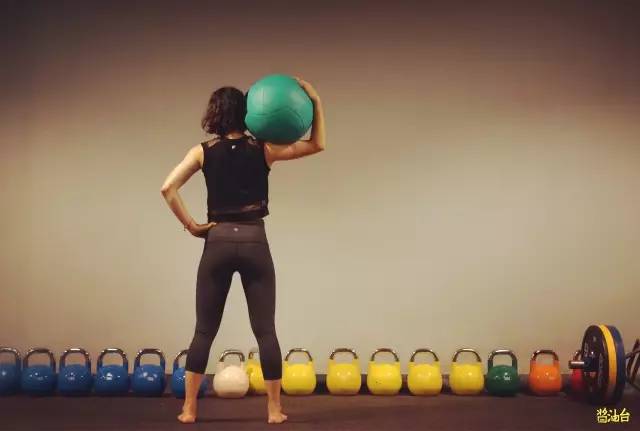 健身女日常穿衣,健身美女穿搭