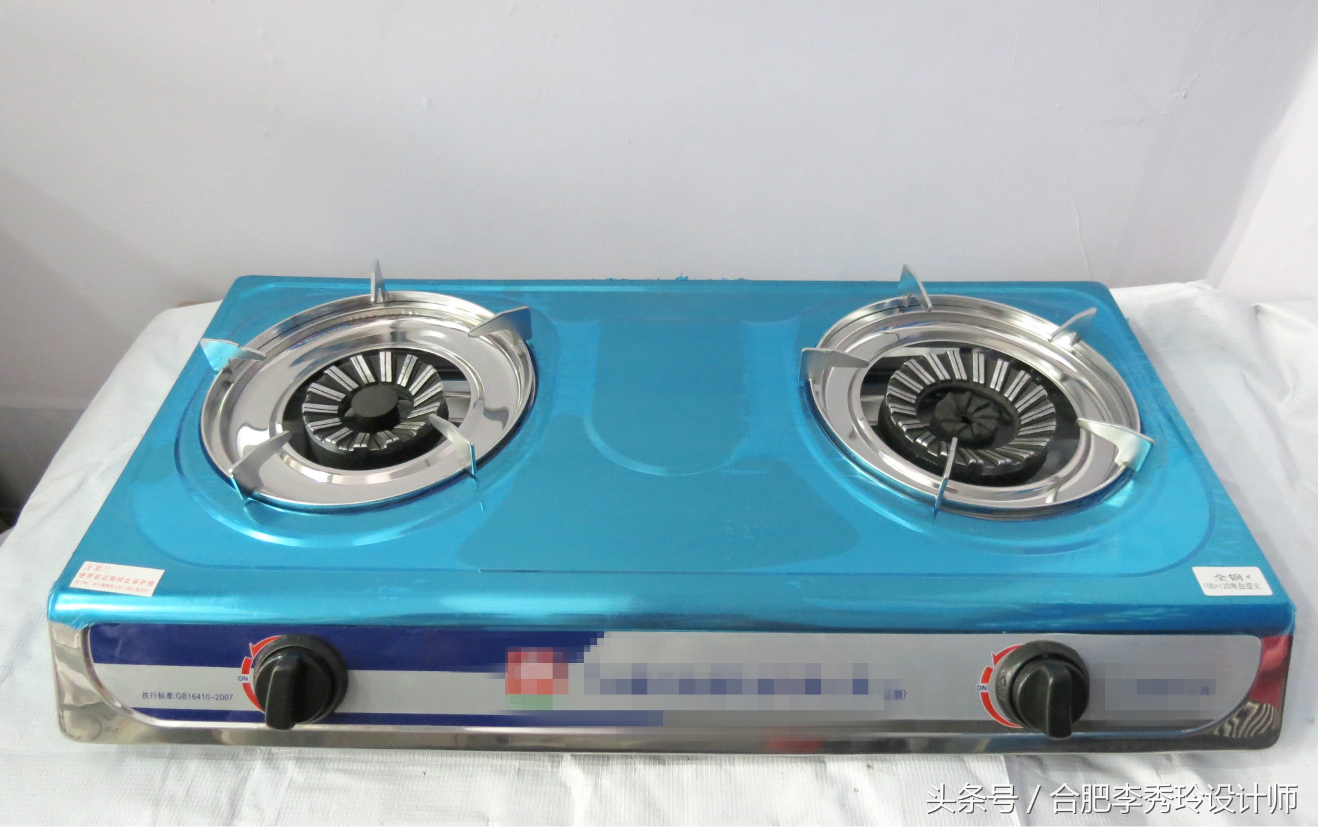 燃气灶火焰怎么调都是红色,燃气灶一开始蓝火慢慢变红火