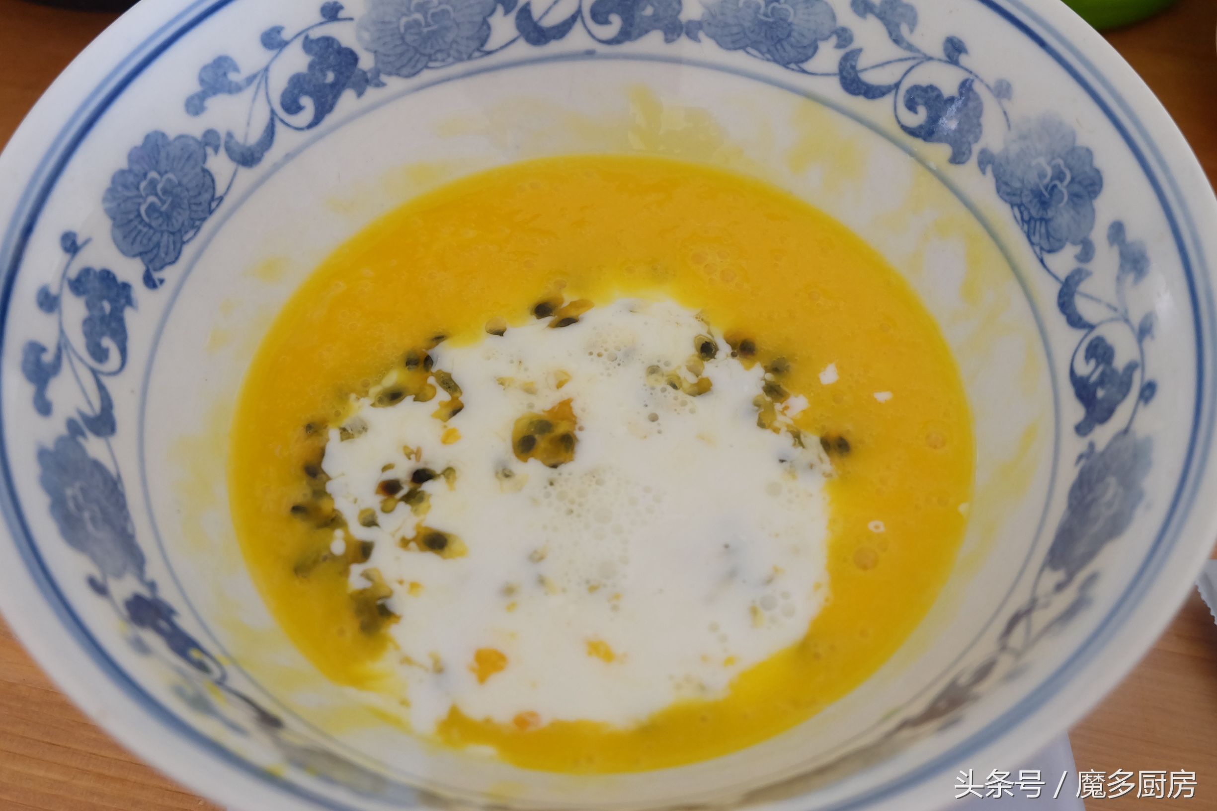 用电饭煲做蛋糕的最简单教程,怎么用电饭煲做蛋糕简单一点窍门