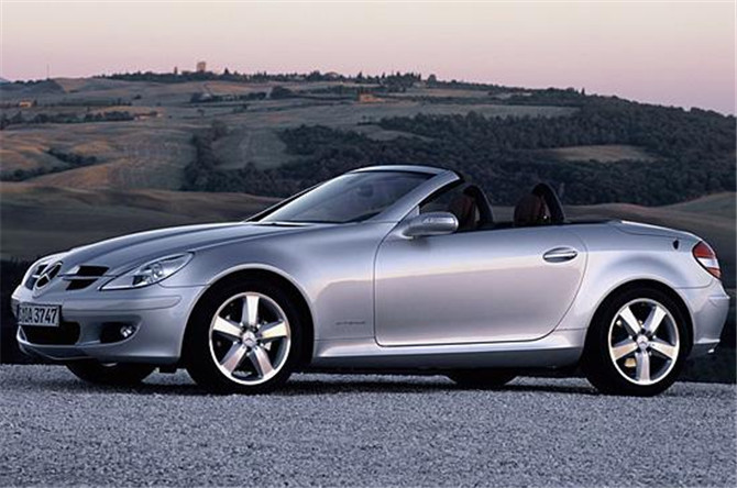 5万公里奔驰slk老车值得购买吗,10万能够买到哪款奔驰slk