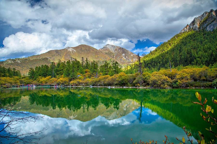 花都港龙,稻城三神山风景在哪里