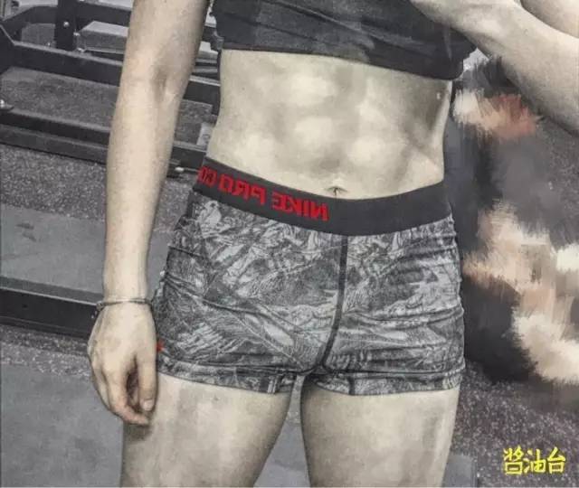 健身女日常穿衣,健身美女穿搭