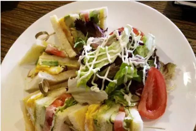 青岛合适情侣约会的美食店,青岛站合适约会的美食