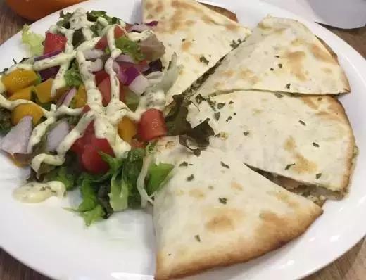 青岛合适情侣约会的美食店,青岛站合适约会的美食