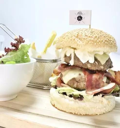 青岛合适情侣约会的美食店,青岛站合适约会的美食