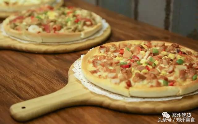 郑州东区萌猫主题披萨小店，铲屎官快来这吸猫了！