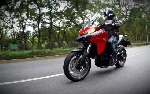 qj500和贝纳利502怎么选,贝纳利trk502x与凯越500x