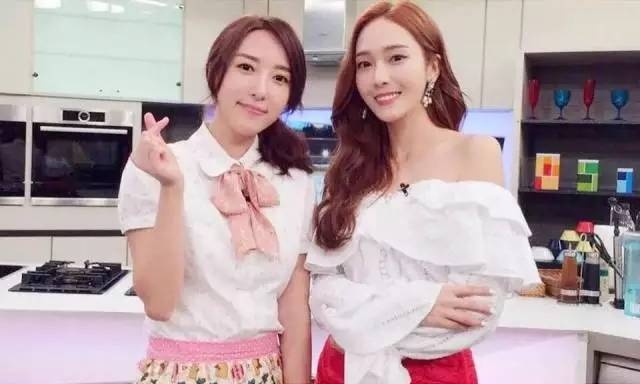 这个秋天是最时尚的单品 (今年秋天最流行的单品)