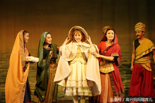 女孩想成为公主是件很正常的事,教女孩怎样能够做一位真正的公主