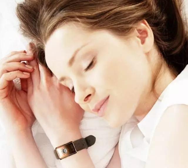 居家生活怎么度过,中老年居家健身操改善失眠