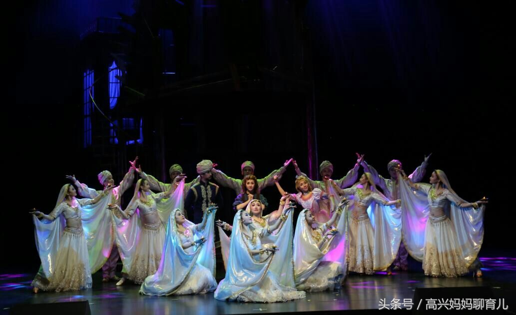 女孩想成为公主是件很正常的事,教女孩怎样能够做一位真正的公主