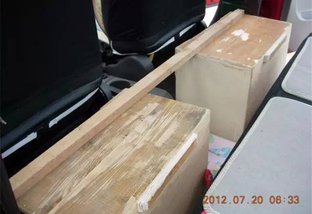 老爷子陪老伴穷游,带着老伴穷游