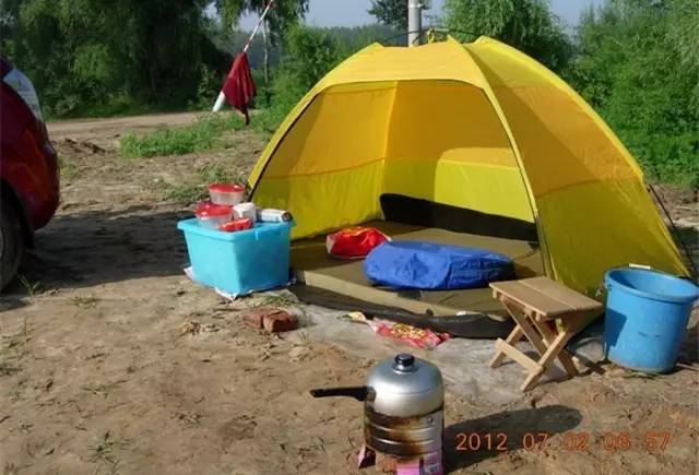 老爷子陪老伴穷游,带着老伴穷游