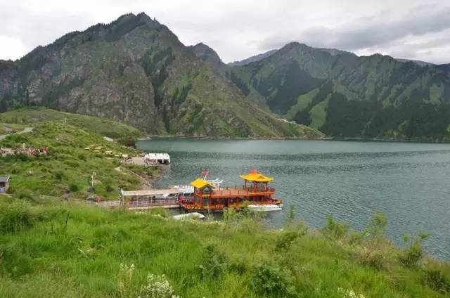 老爷子陪老伴穷游,带着老伴穷游