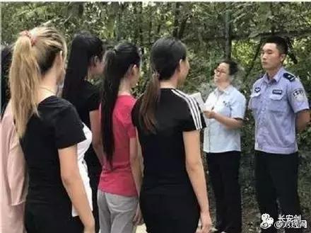 奥巴马卸任时对特朗普的警告,奥巴马卸任演讲调侃希拉里特朗普