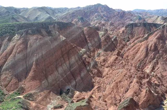 老爷子陪老伴穷游,带着老伴穷游