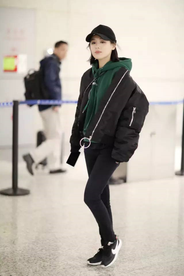 时尚，王者的黑，小黑鞋走起来