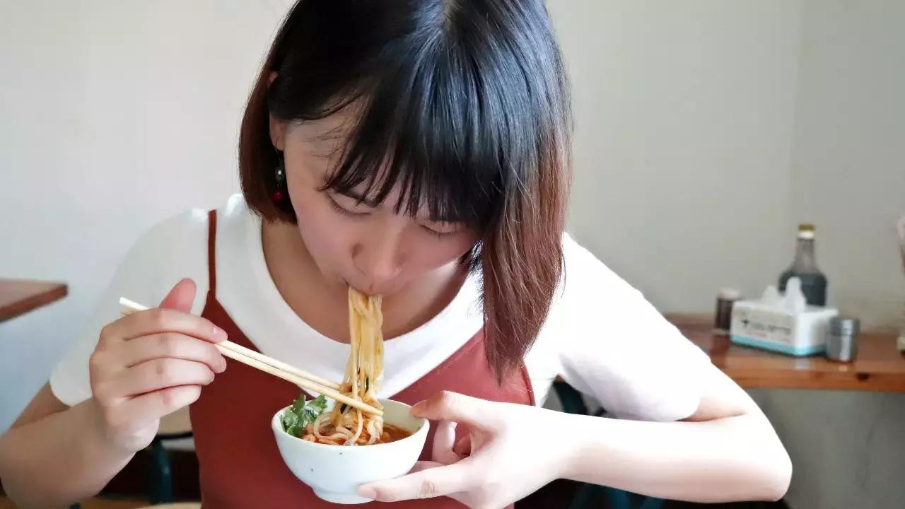 百万厦门人夏天最惦记的一碗面！一锅虾汤熬了20年！