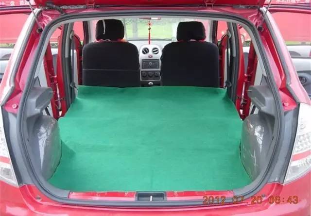 老爷子陪老伴穷游,带着老伴穷游