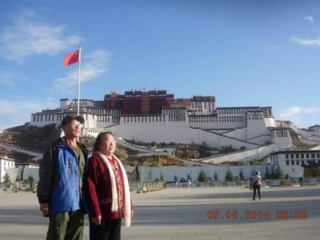 老爷子陪老伴穷游,带着老伴穷游