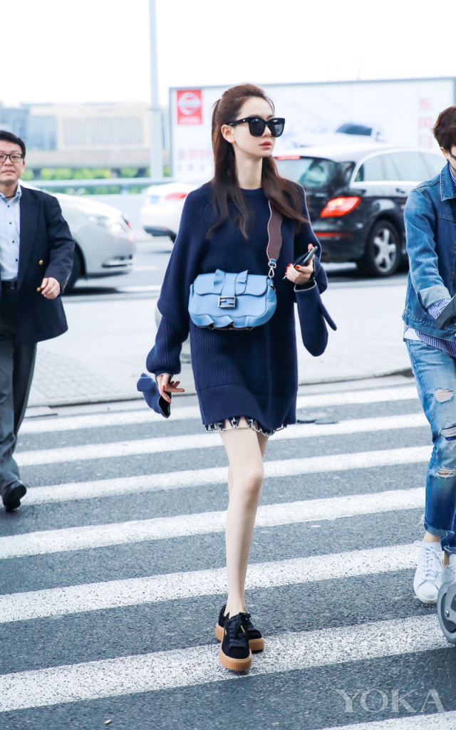 时尚，王者的黑，小黑鞋走起来